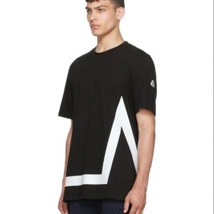 Moncler T-shirt size M